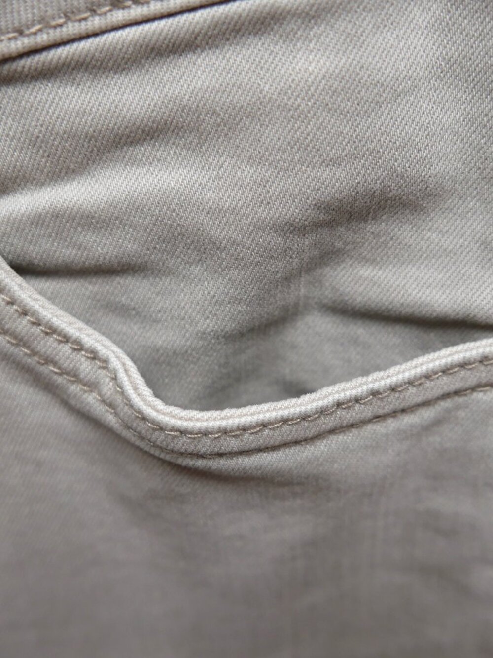 Joseph Ribkoff Jeans Taupe Beige Rhinestone Cuffed Pants Size 10 - Picture 3 of 11